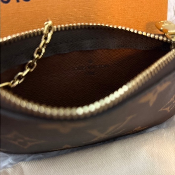 Louis Vuitton Monogram Key Pouch - Picture 5 of 7